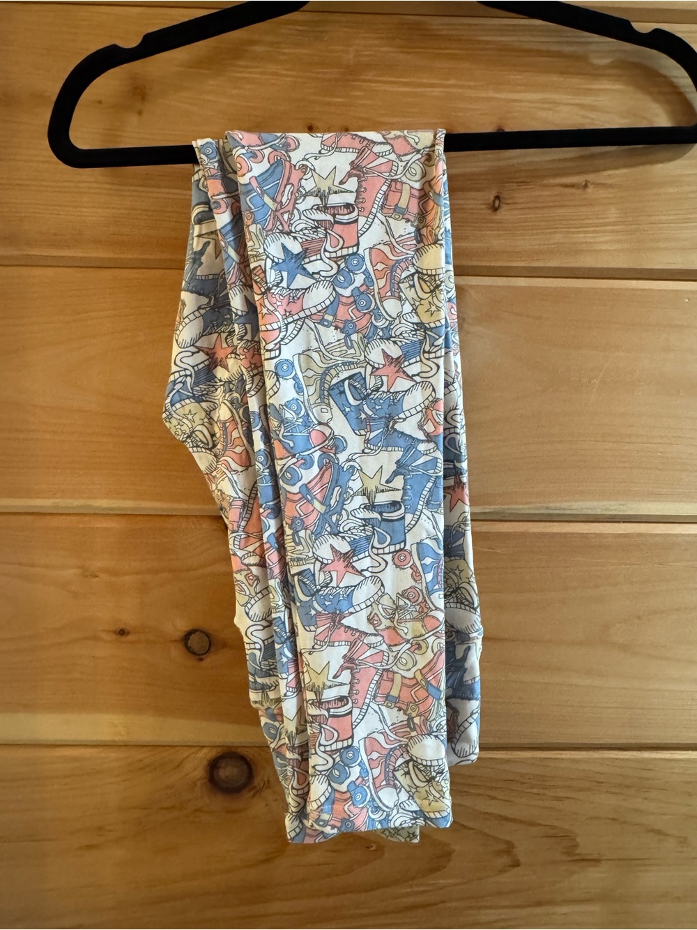 LuLaRoe Leggings in Blue, Pink and Cream Novelty Print
